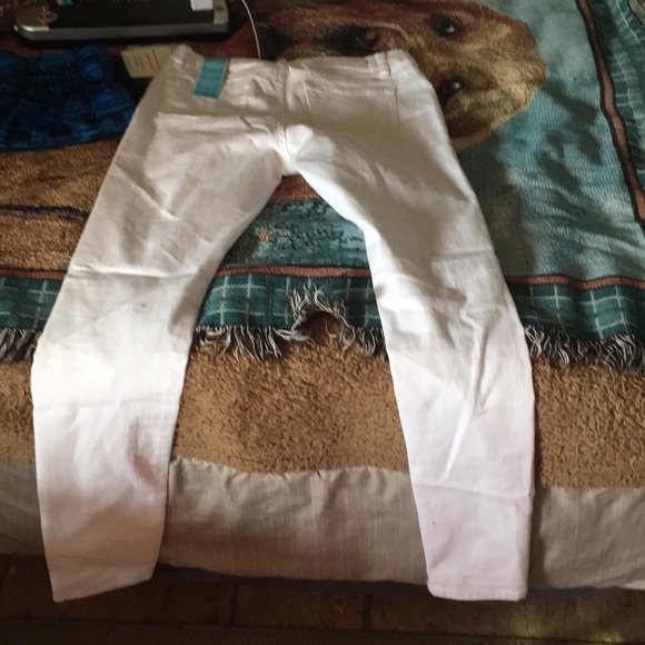 White distressed skinny jeans - Picture 3 of 3